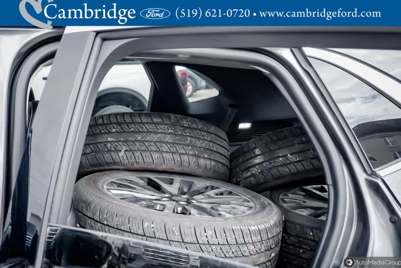 2020 Ford Escape Titanium - Image 5