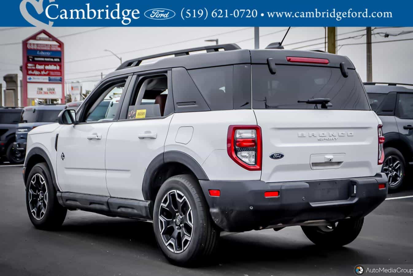 Image 2 Ford Bronco Sport Outer Banks 2025