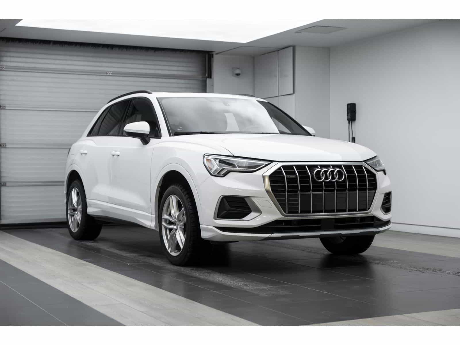 2021 Audi Q3 45 Komfort - Image 1