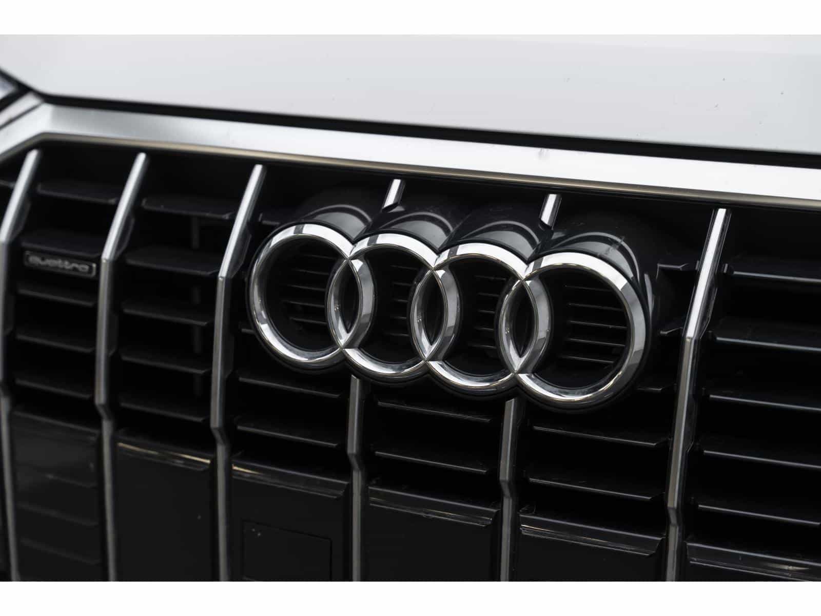 2021 Audi Q3 45 Komfort - Image 3