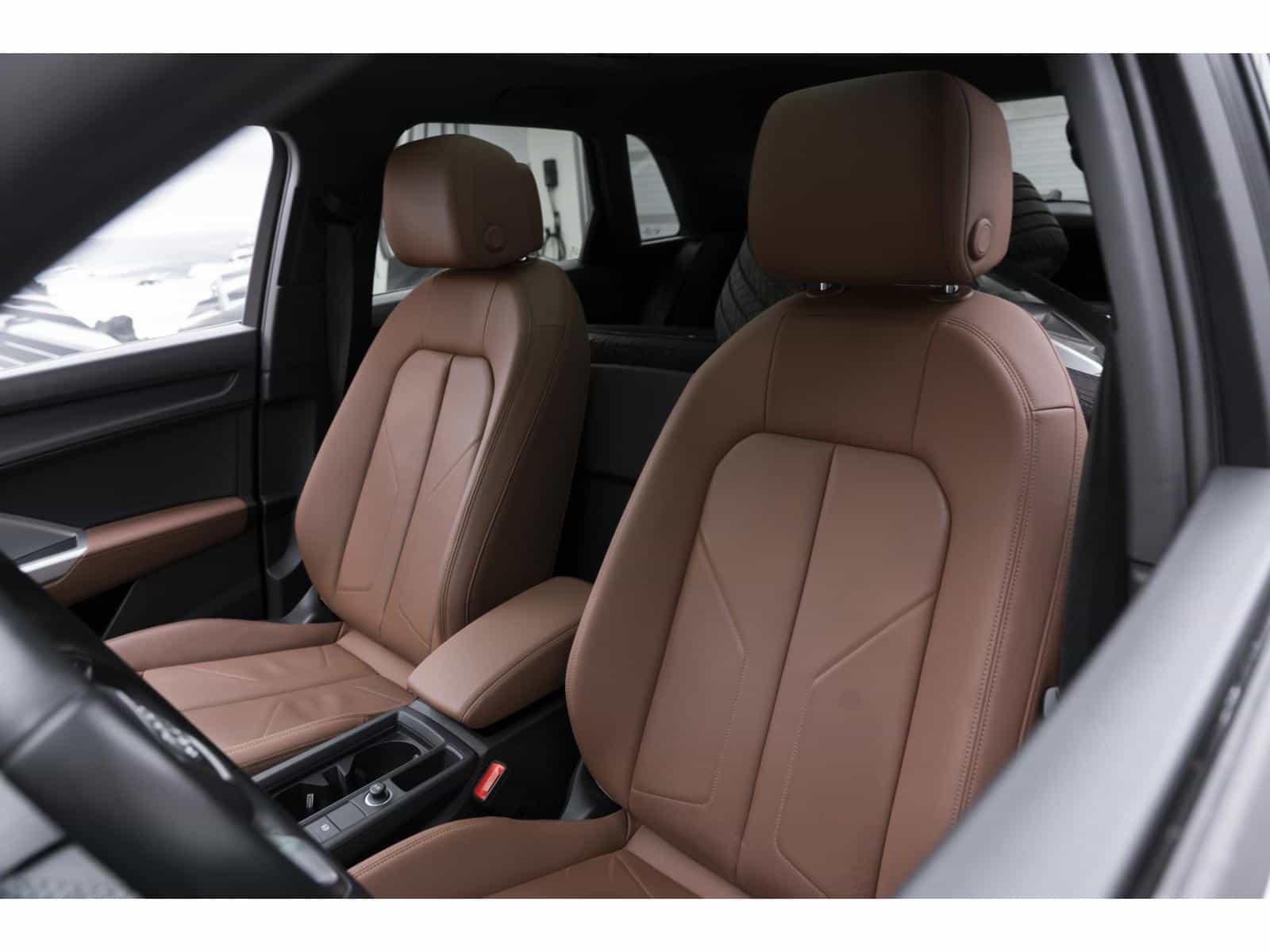 2021 Audi Q3 45 Komfort - Image 14