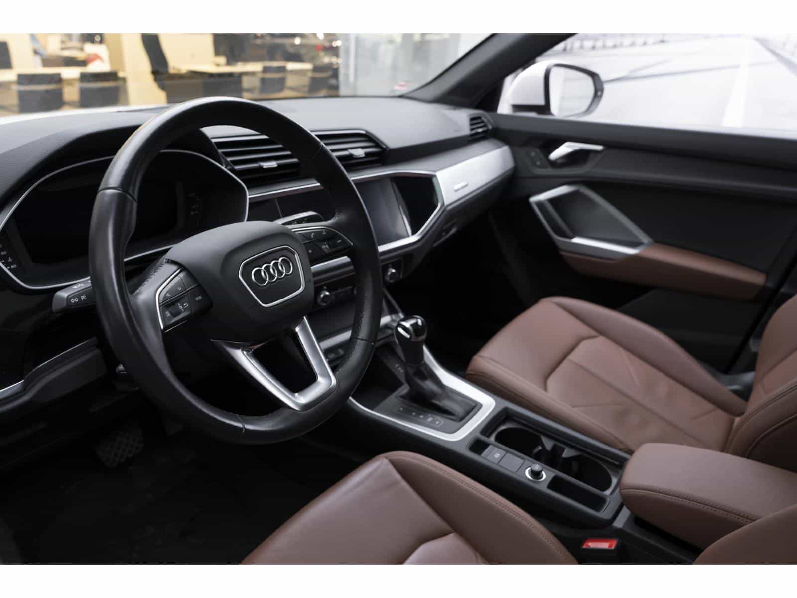 2021 Audi Q3 45 Komfort - Image 16