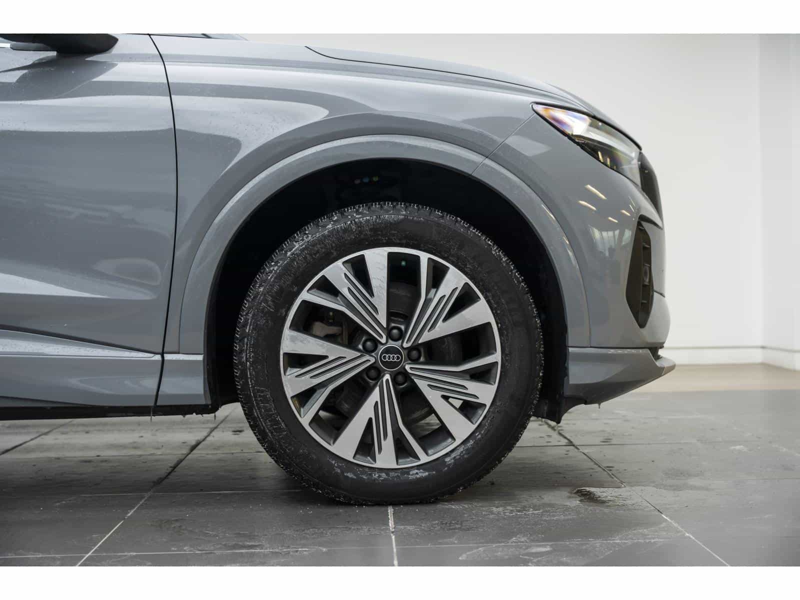 2024 Audi Q4 e-tron 50 - Image 5