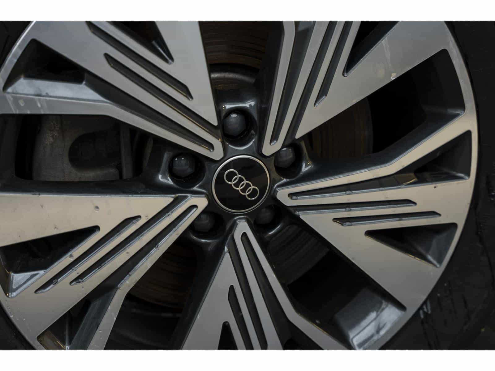 2024 Audi Q4 e-tron 55 - Image 6