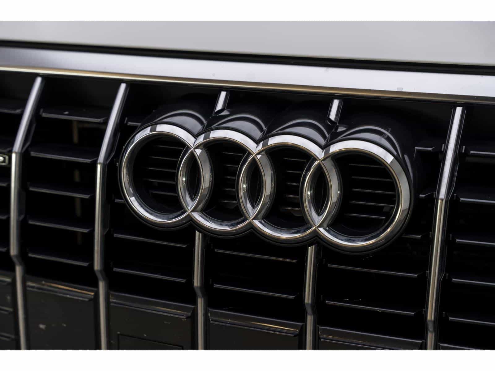 2025 Audi Q3 Premium 40 Base - Image 3