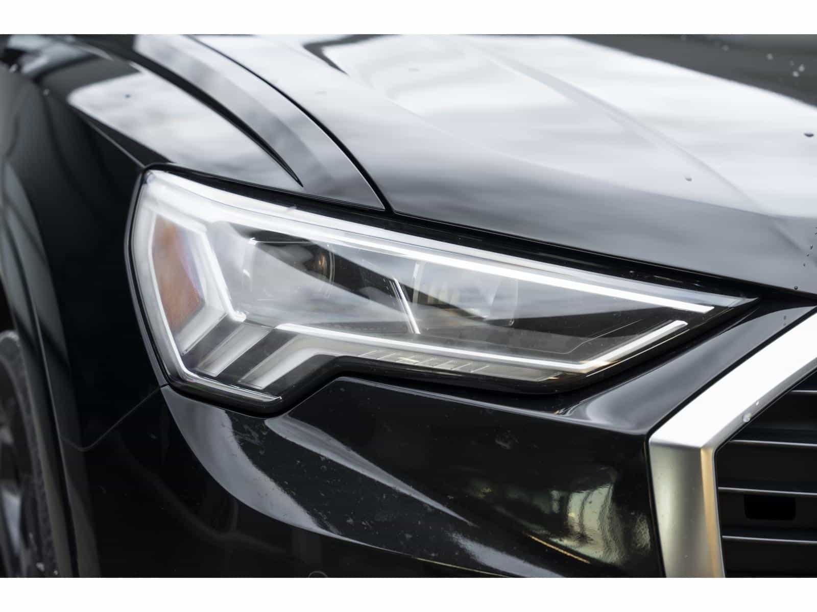 2021 Audi Q3 45 Komfort - Image 2