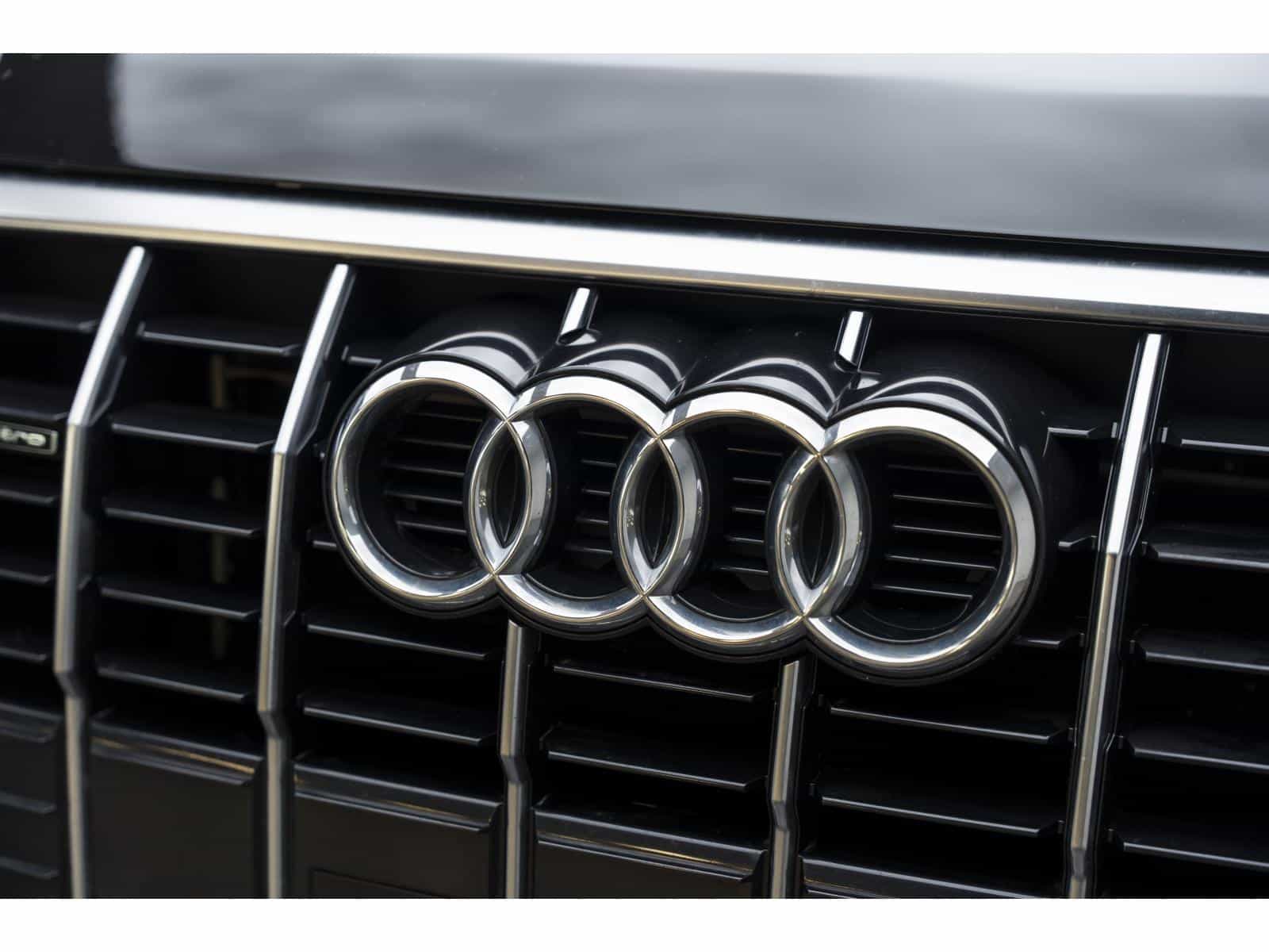 2021 Audi Q3 45 Komfort - Image 3