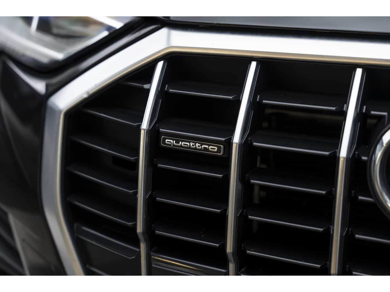 2021 Audi Q3 45 Komfort - Image 4