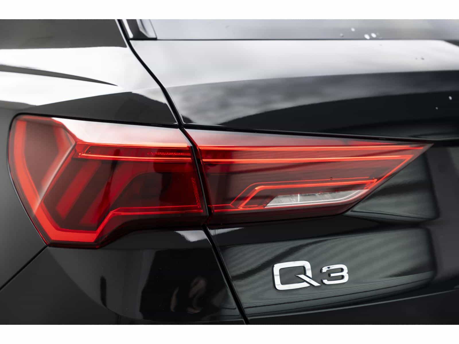 2021 Audi Q3 45 Komfort - Image 11