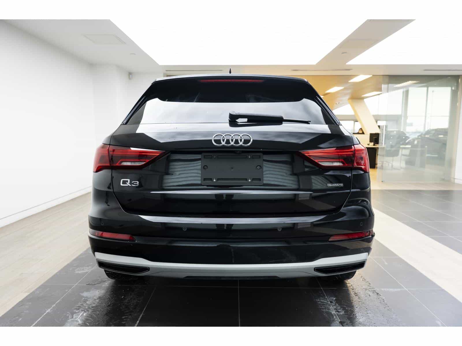 2021 Audi Q3 45 Komfort - Image 12