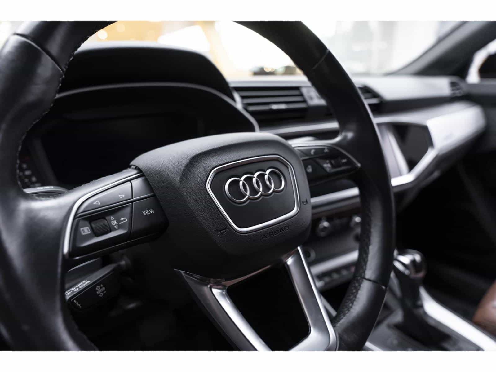 2021 Audi Q3 45 Komfort - Image 17