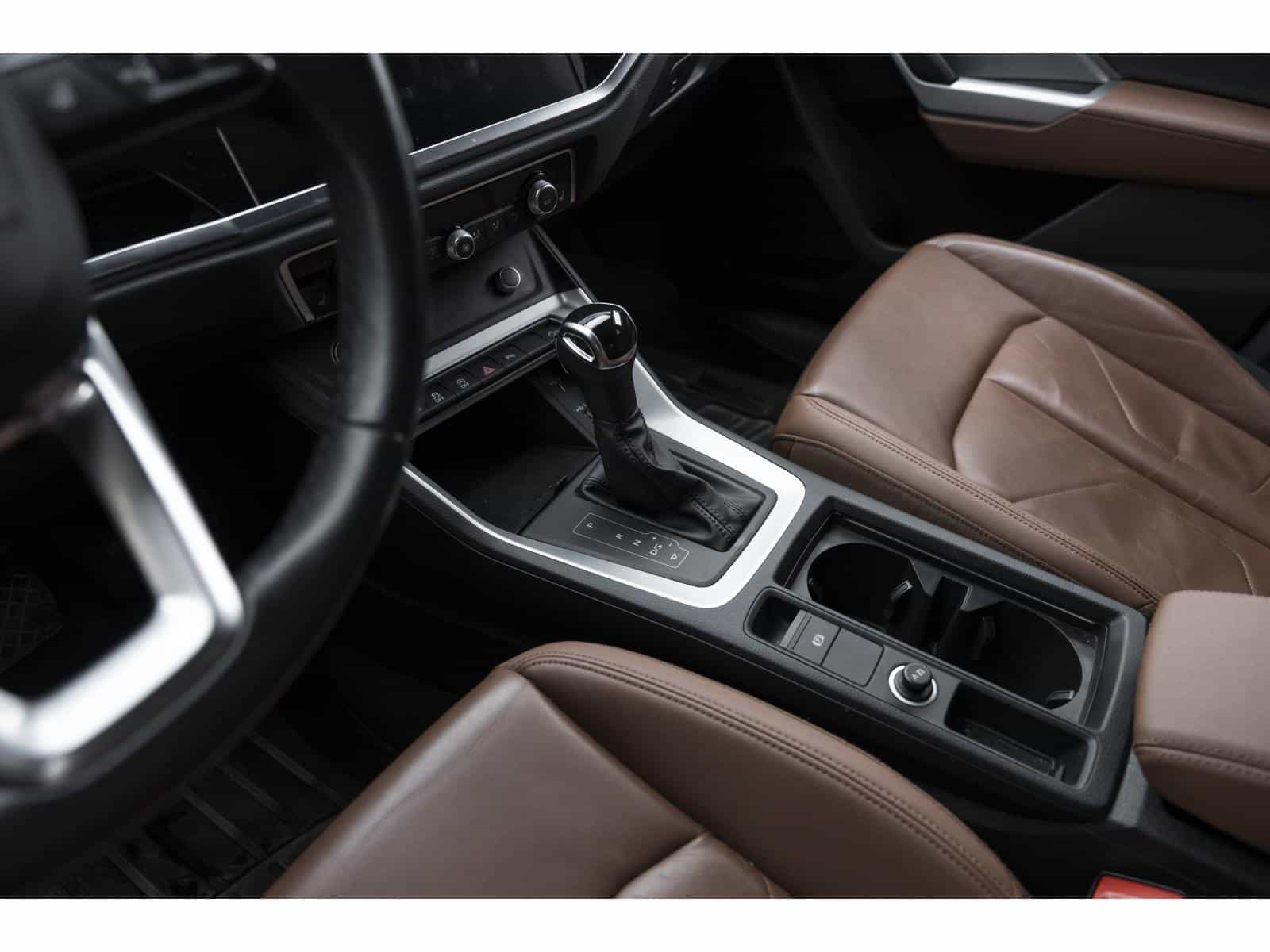 2021 Audi Q3 45 Komfort - Image 18