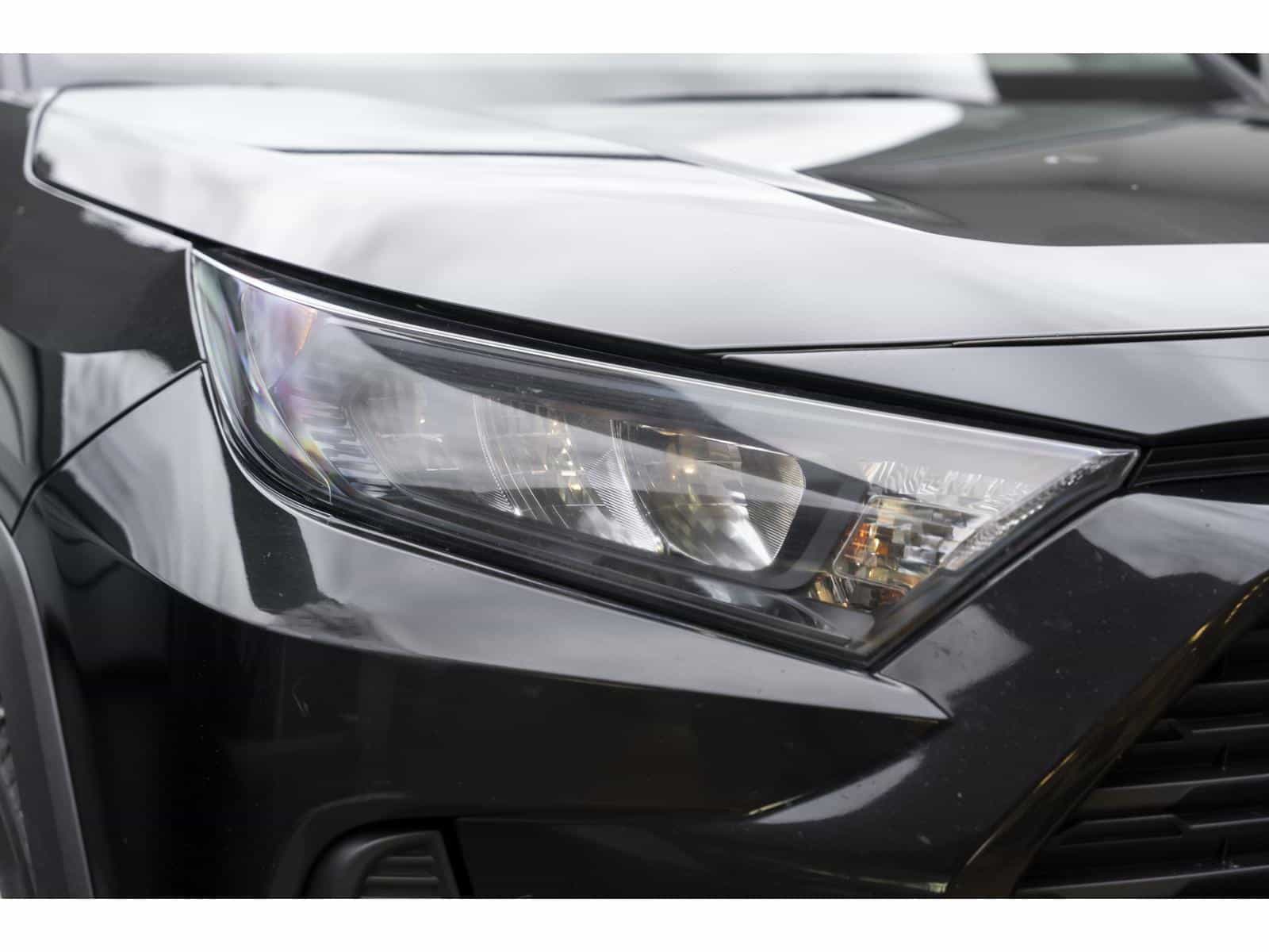 Image 2 Toyota RAV4 LE LE 2021