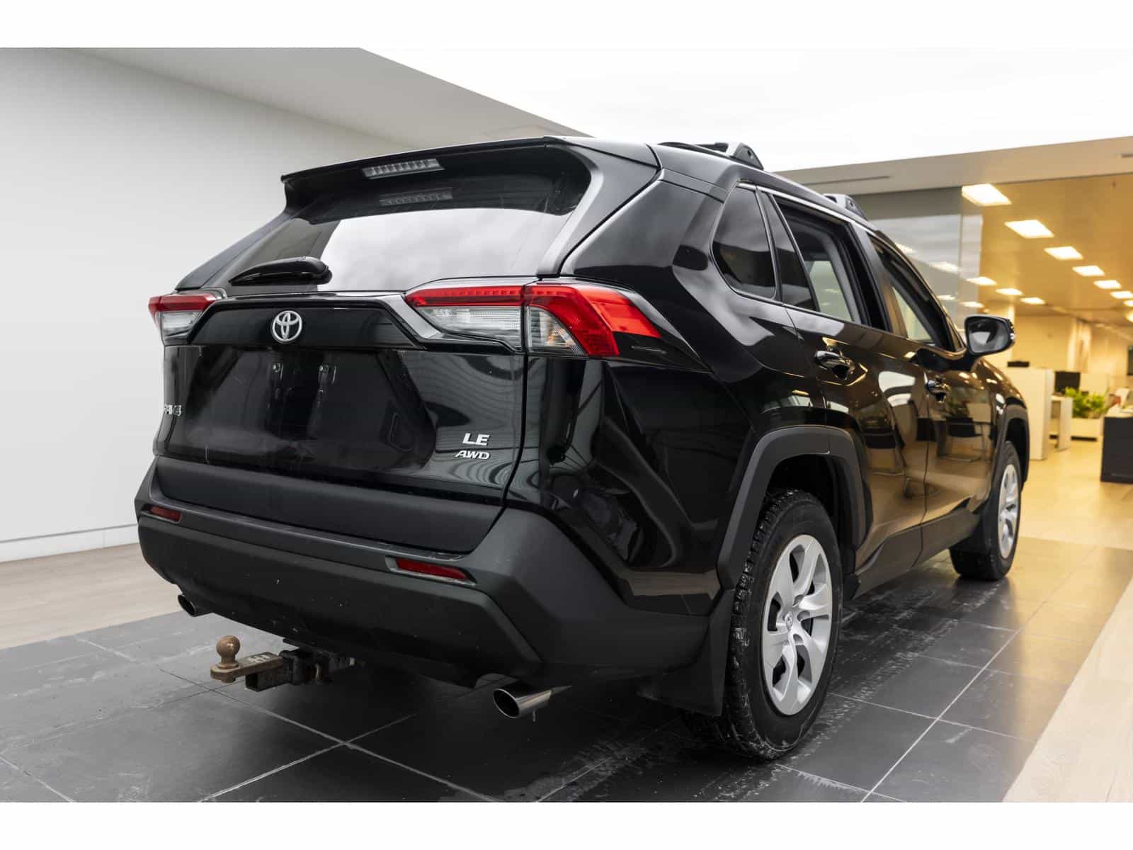 Image 8 Toyota RAV4 LE LE 2021