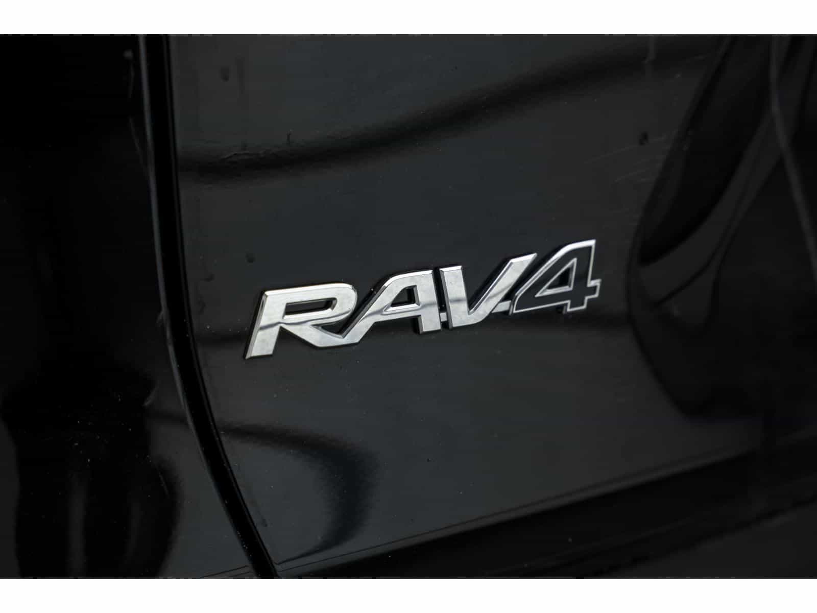 Image 9 Toyota RAV4 LE LE 2021