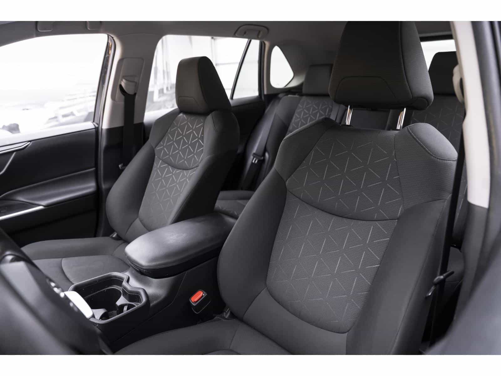 Image 14 Toyota RAV4 LE LE 2021