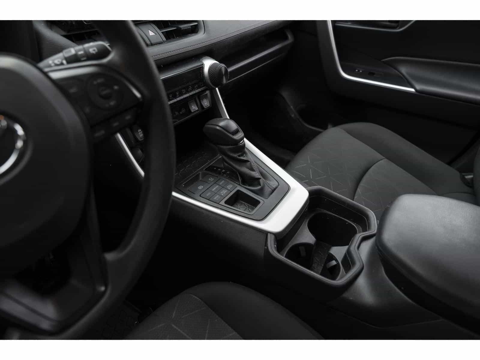 Image 18 Toyota RAV4 LE LE 2021