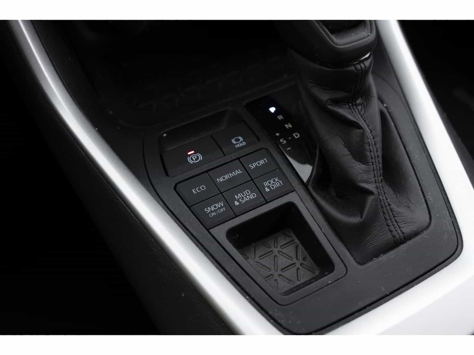 Image 21 Toyota RAV4 LE LE 2021