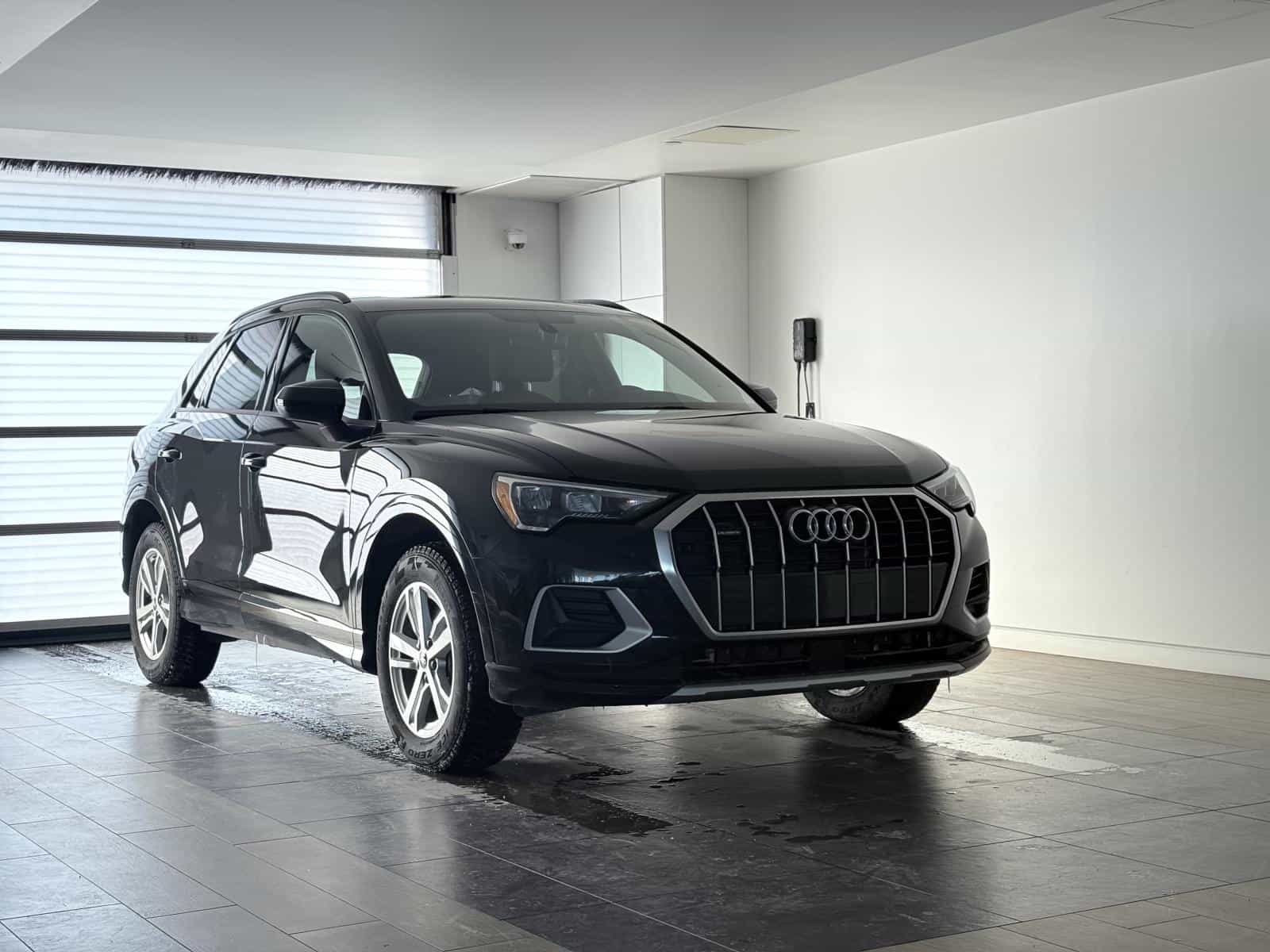 2022 Audi Q3 40 Komfort - Image 1