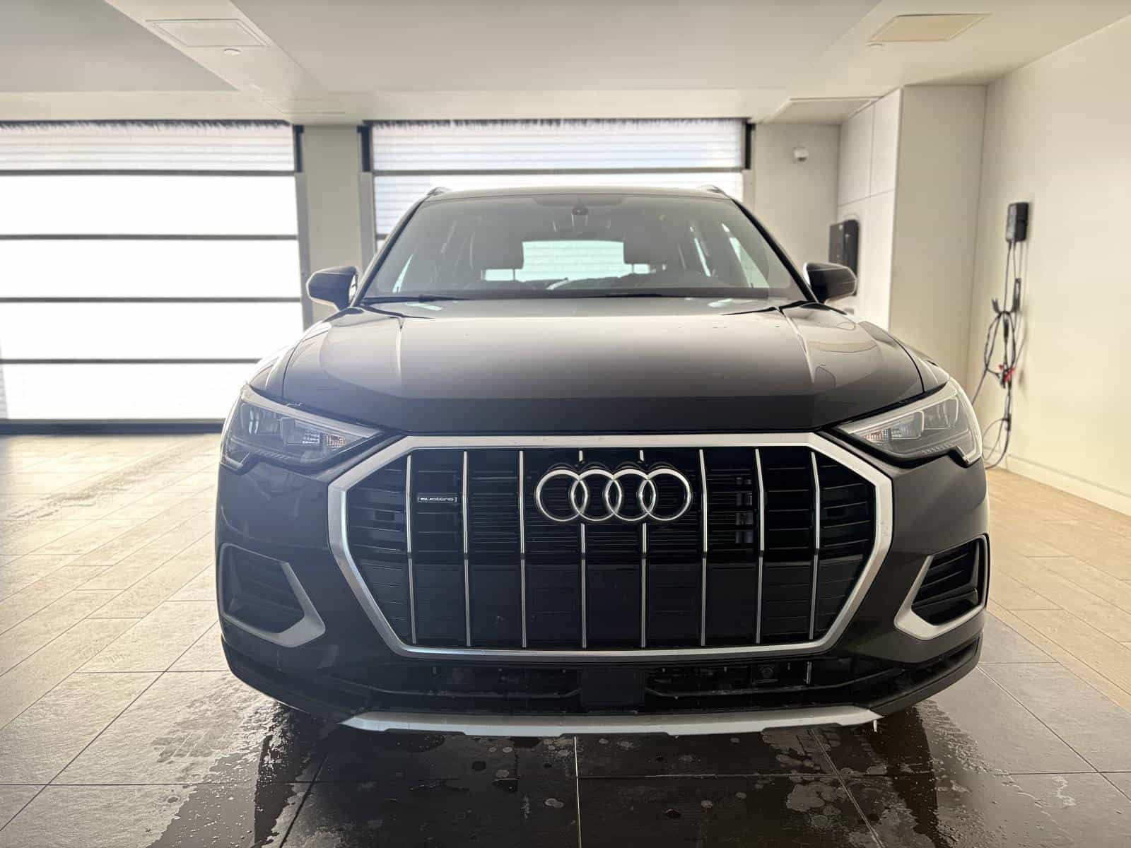 2022 Audi Q3 40 Komfort - Image 4