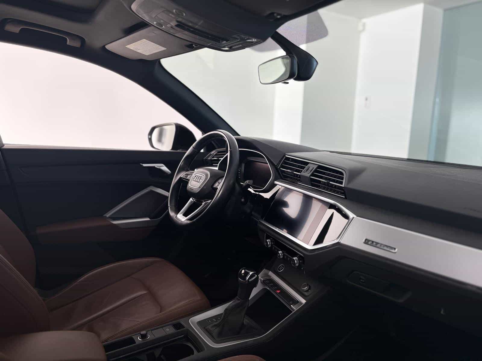 2022 Audi Q3 40 Komfort - Image 8