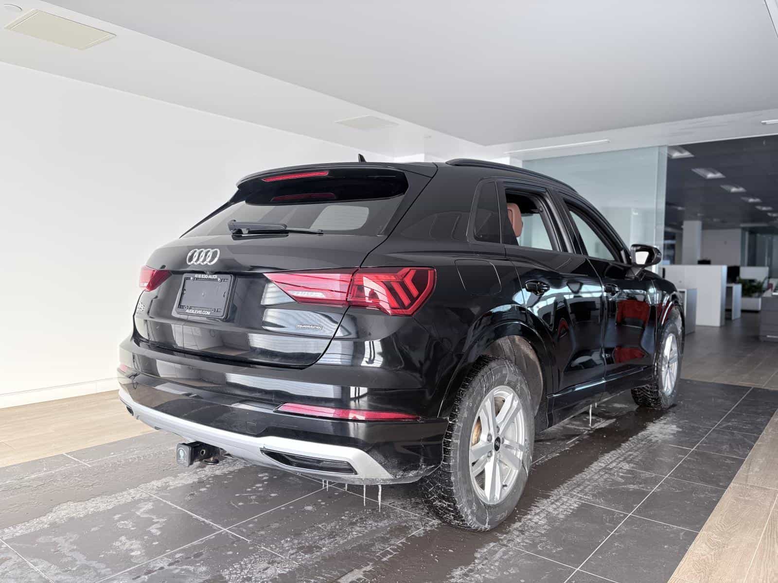 2022 Audi Q3 40 Komfort - Image 9