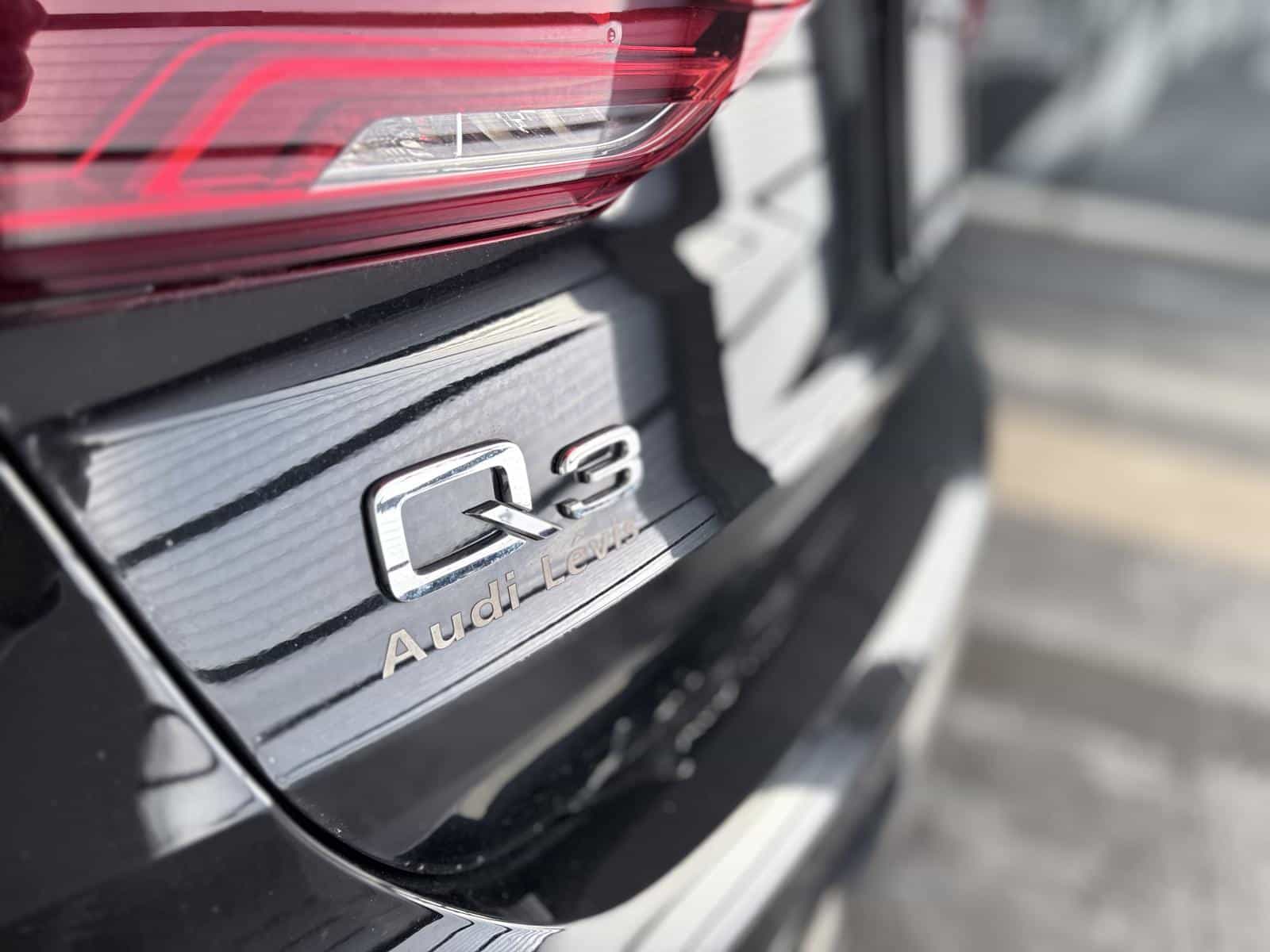 2022 Audi Q3 40 Komfort - Image 11