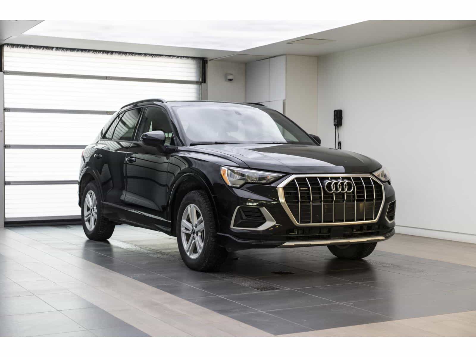 2022 Audi Q3 40 Komfort - Image 1