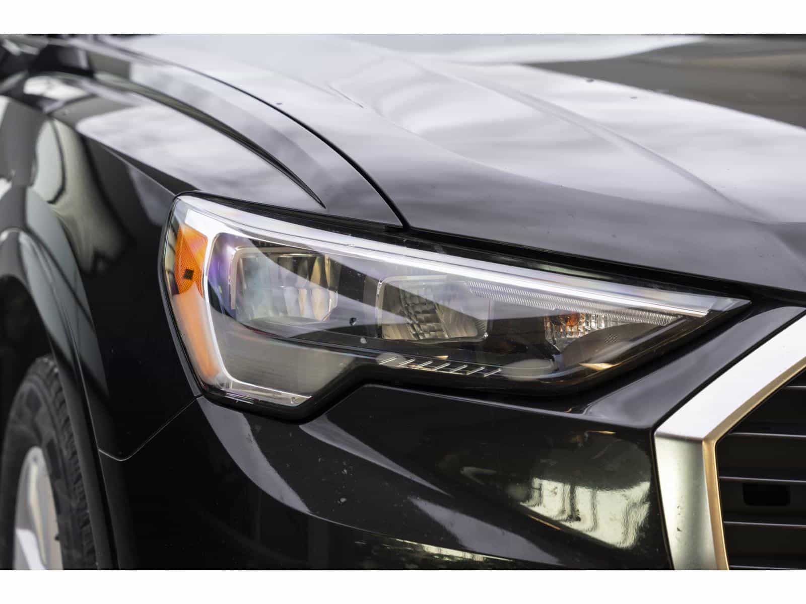 2022 Audi Q3 Premium 40 40 Komfort - Image 2