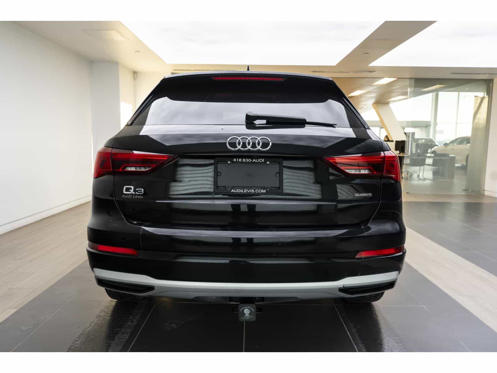 2022 Audi Q3 40 Komfort - Image 12