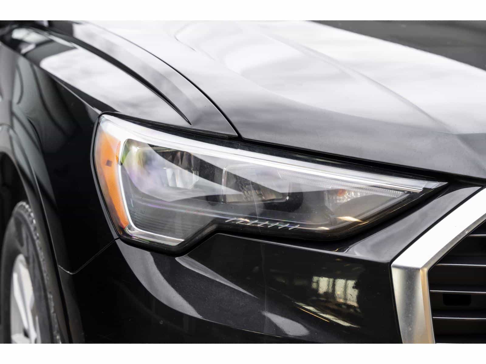 2022 Audi Q3 40 Komfort - Image 2