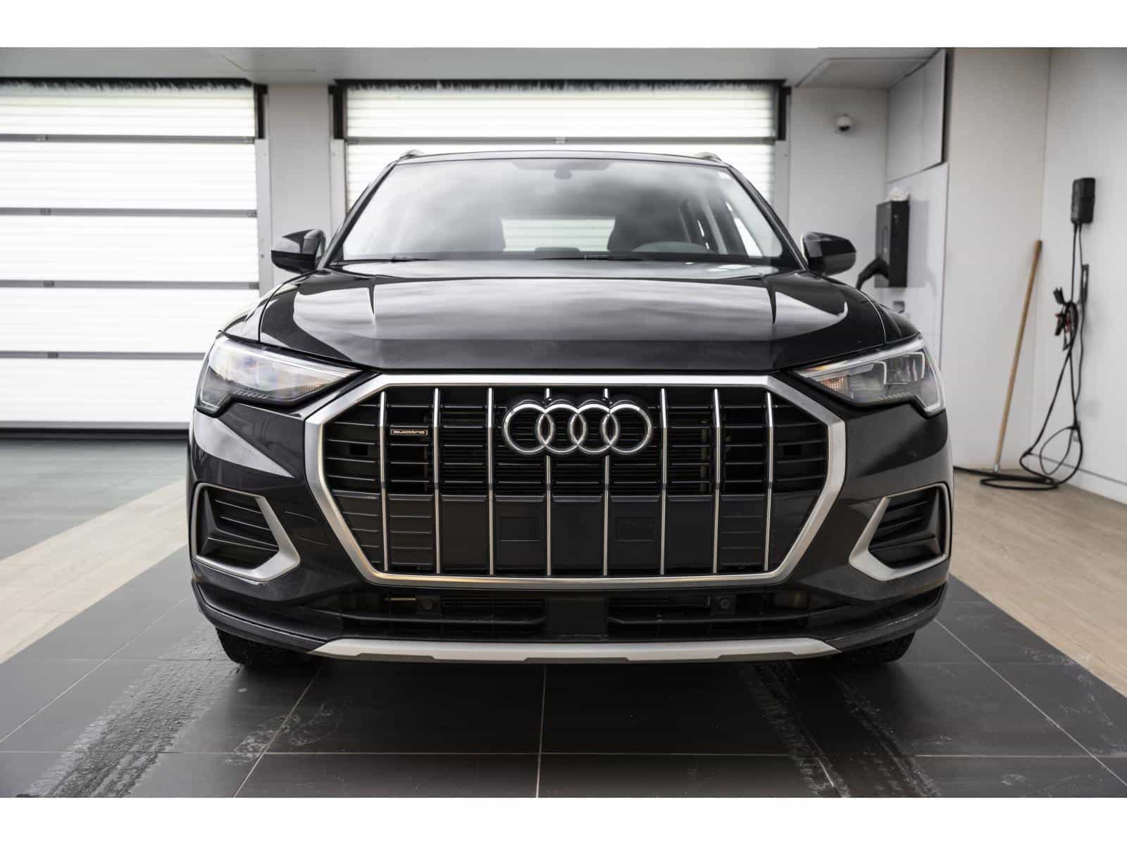 2022 Audi Q3 40 Komfort - Image 5
