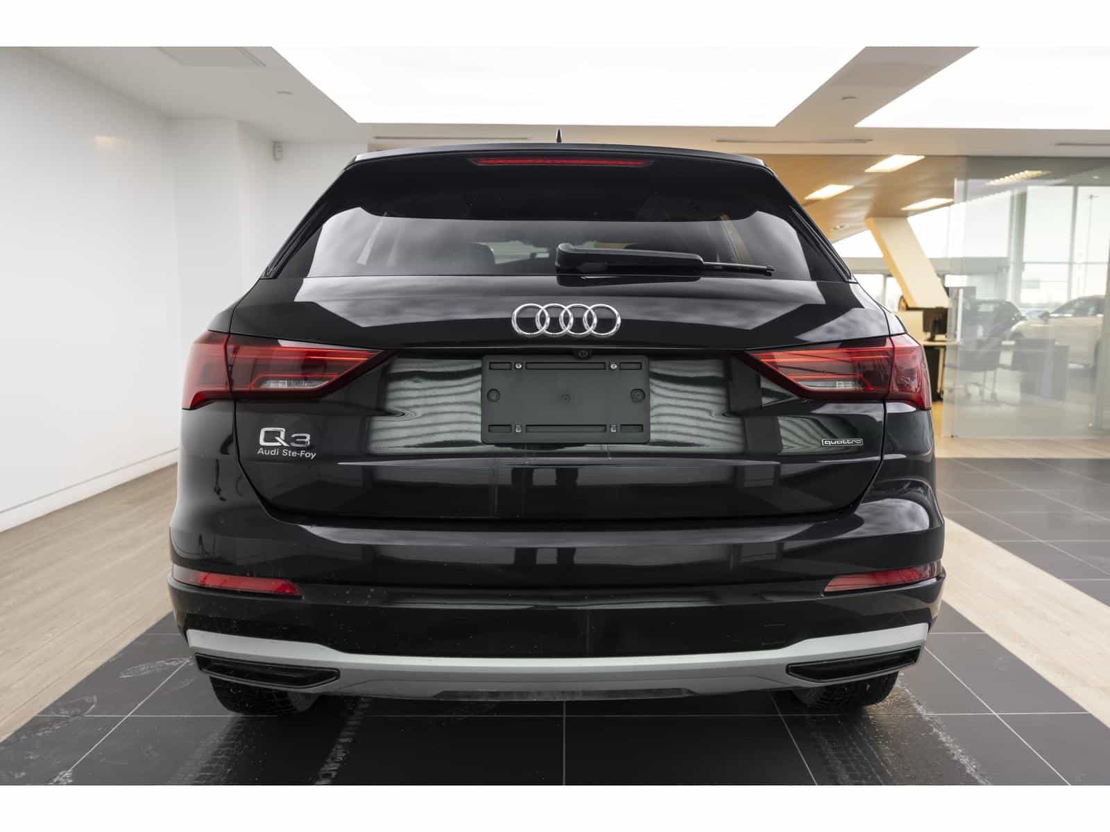 2022 Audi Q3 40 Komfort - Image 12