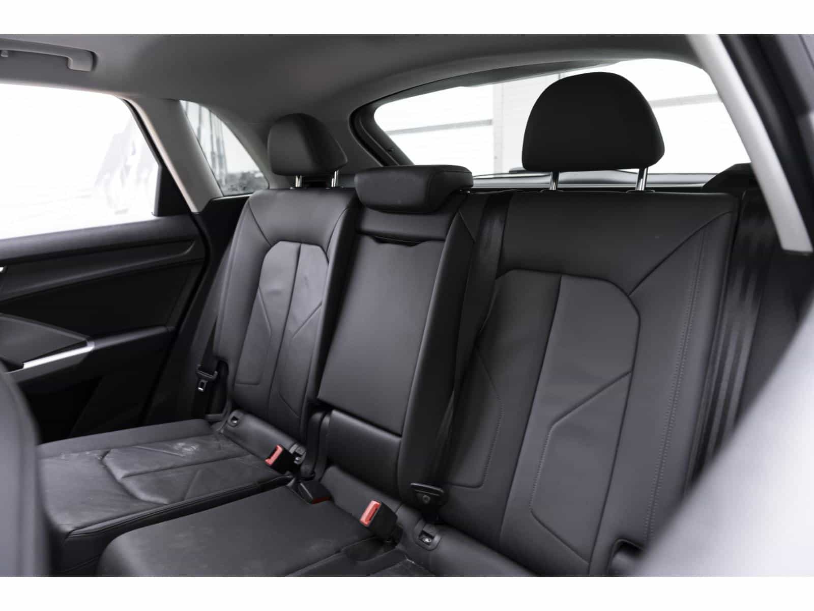 2022 Audi Q3 40 Komfort - Image 14