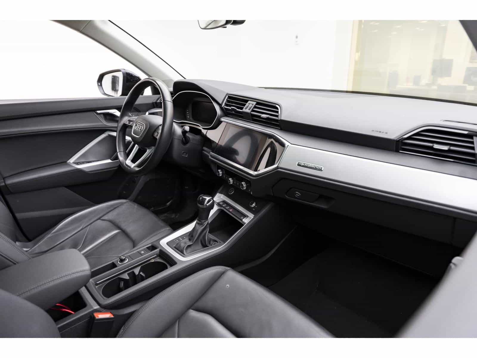 2022 Audi Q3 40 Komfort - Image 13