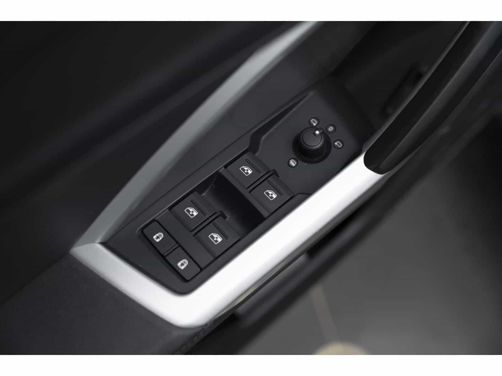 2022 Audi Q3 40 Komfort - Image 21