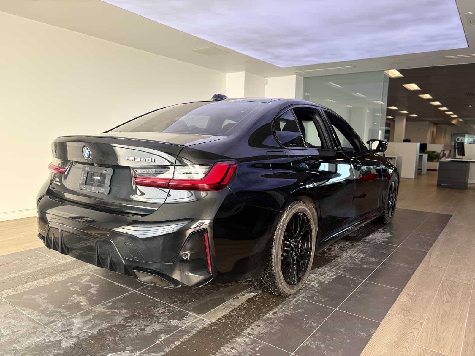 2023 BMW 3 M340i xDrive - Image 9