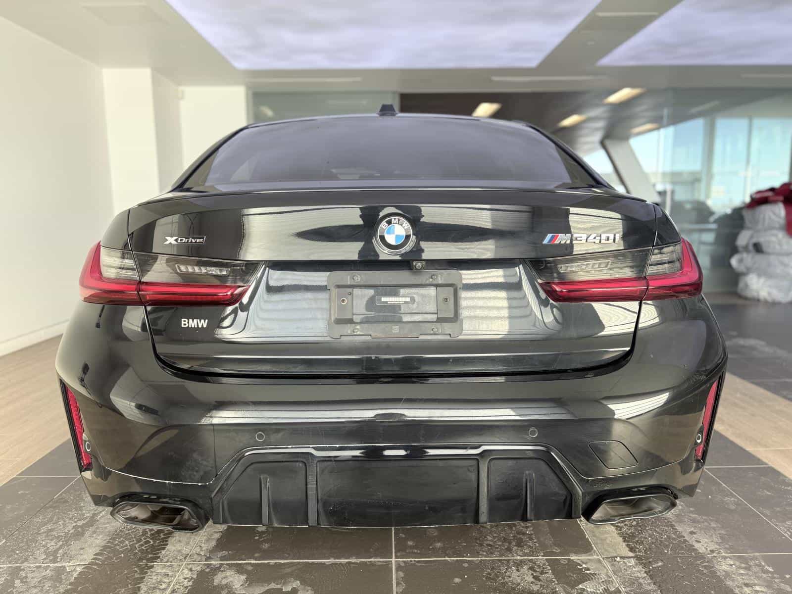 2023 BMW 3 M340i xDrive - Image 10