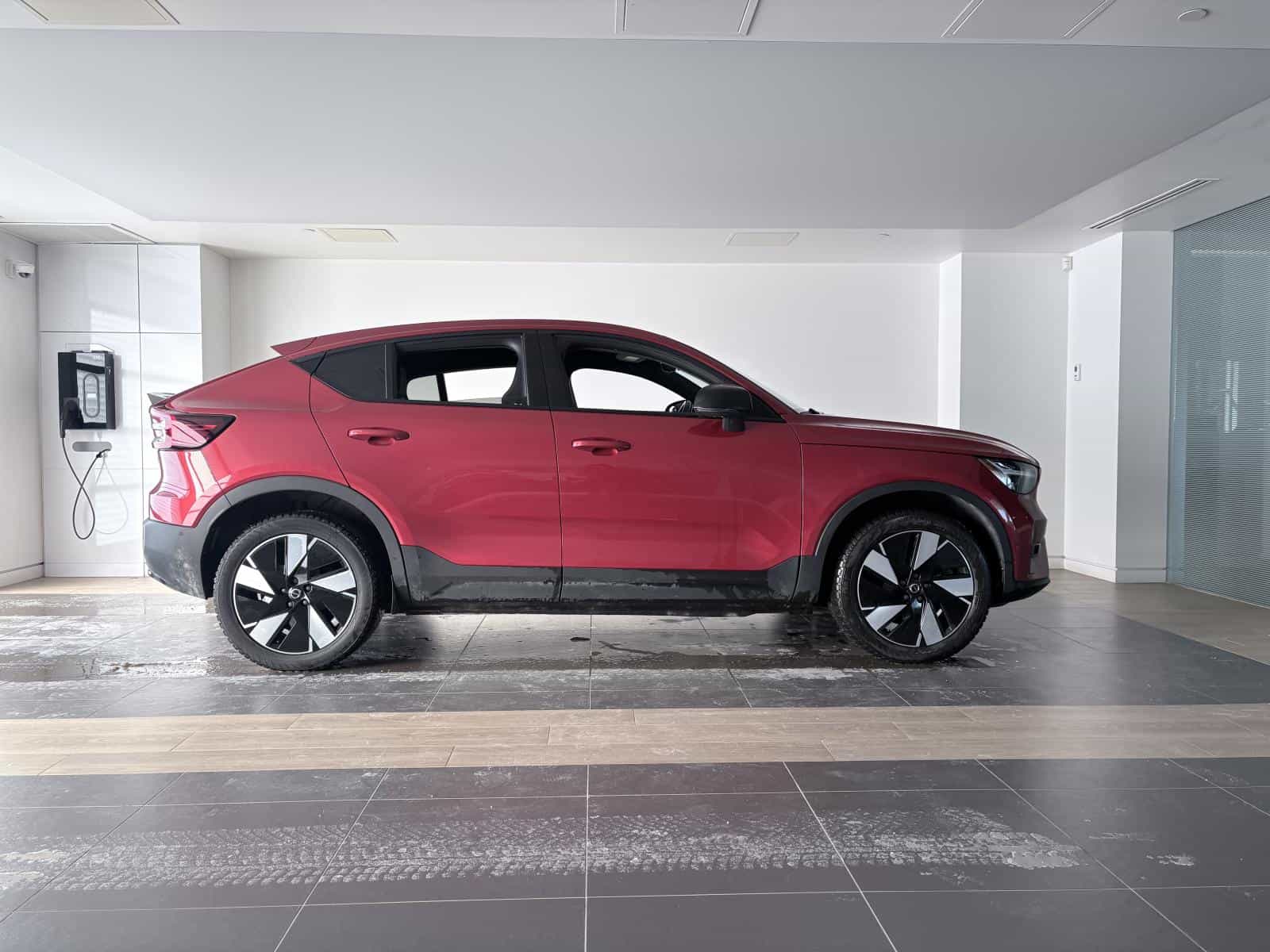 2024 Volvo C40 Recharge TWIN Plus - Image 4