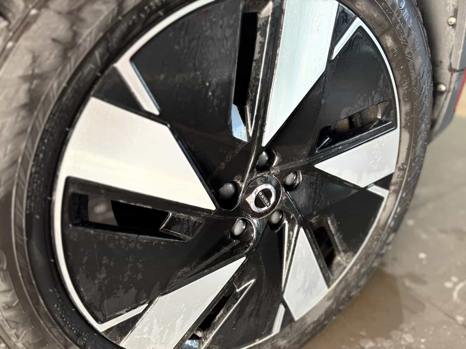 2024 Volvo C40 Recharge TWIN Plus - Image 6