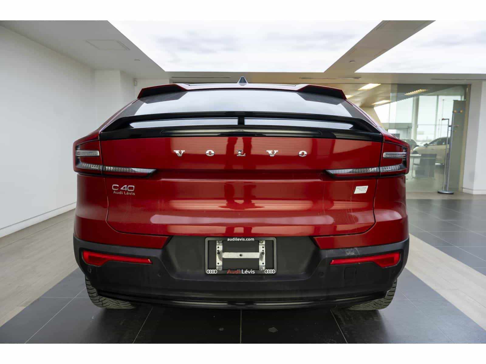 2024 Volvo C40 Recharge TWIN Plus - Image 11