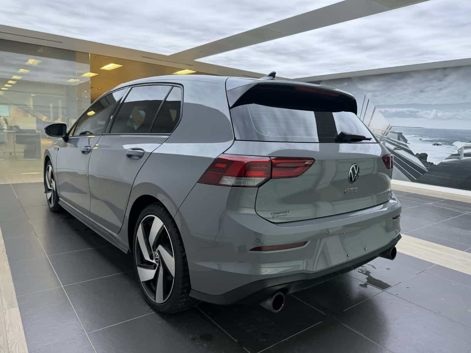 2022 Volkswagen GTI Autobahn - Image 6