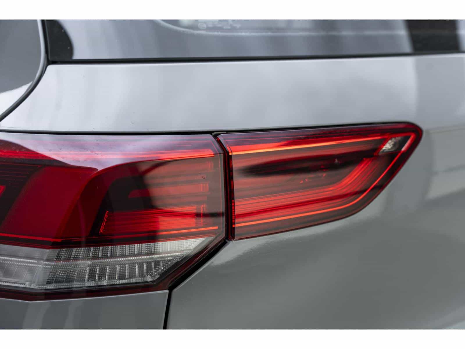 2022 Volkswagen GTI Autobahn - Image 11