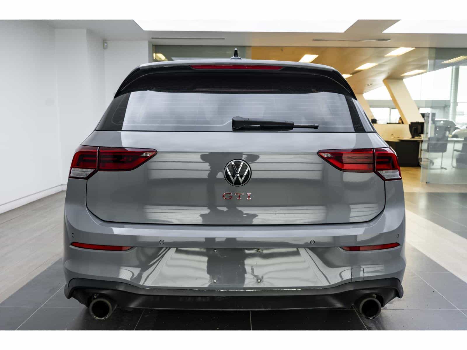 2022 Volkswagen GTI Autobahn - Image 13