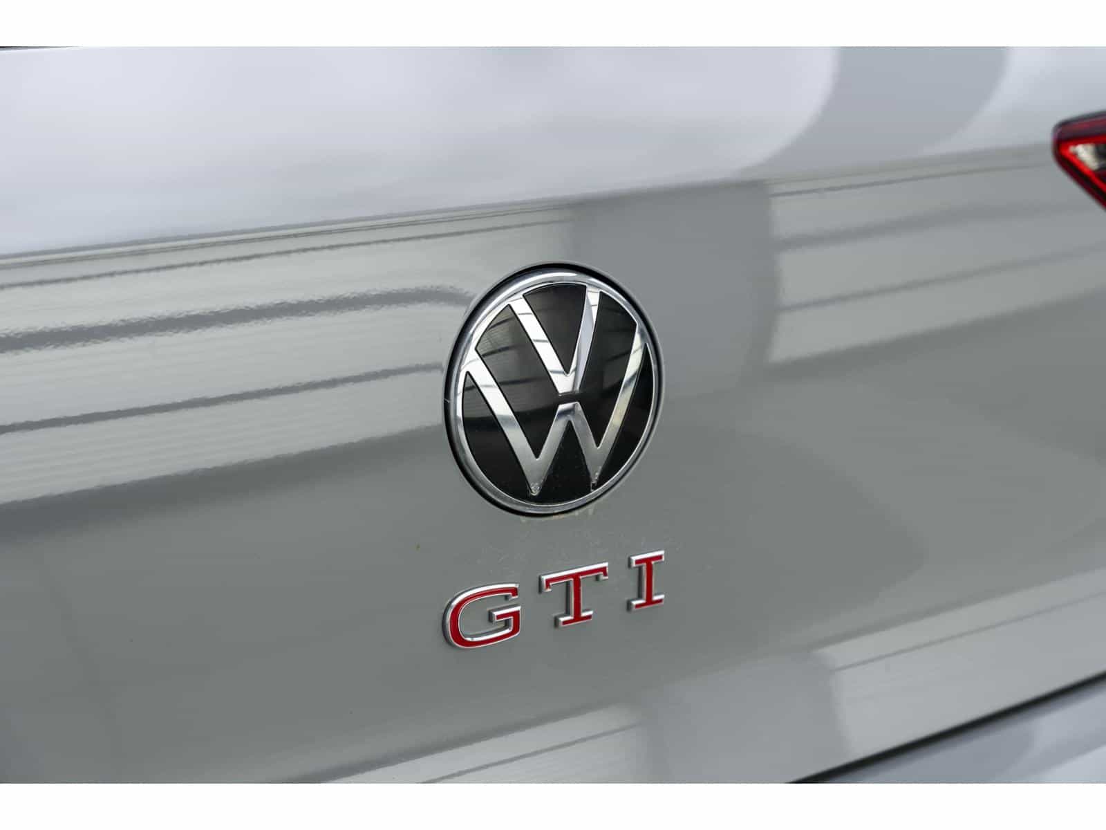 2022 Volkswagen GTI Autobahn - Image 12
