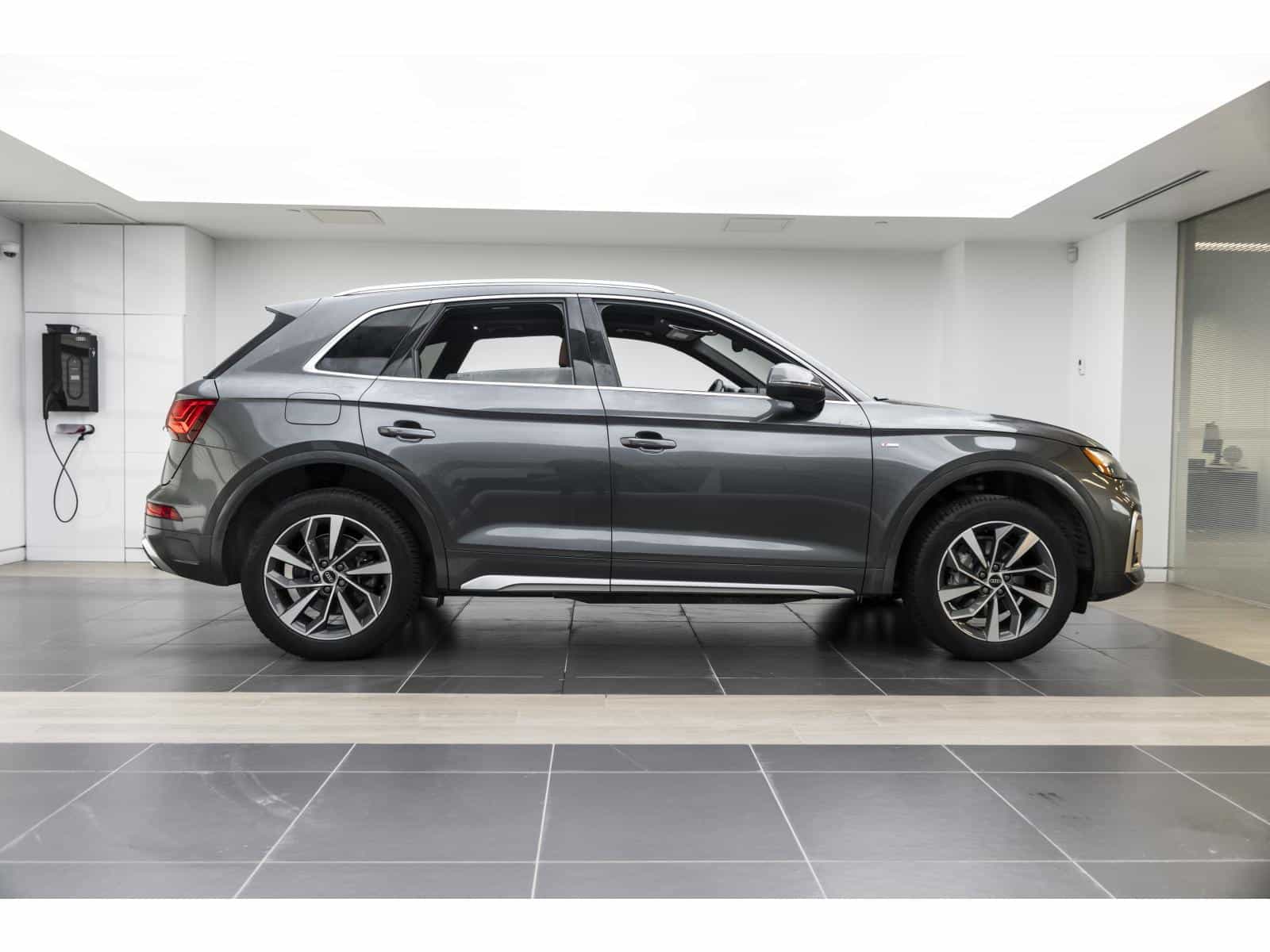 2022 Audi Q5 45 Technik - Image 8