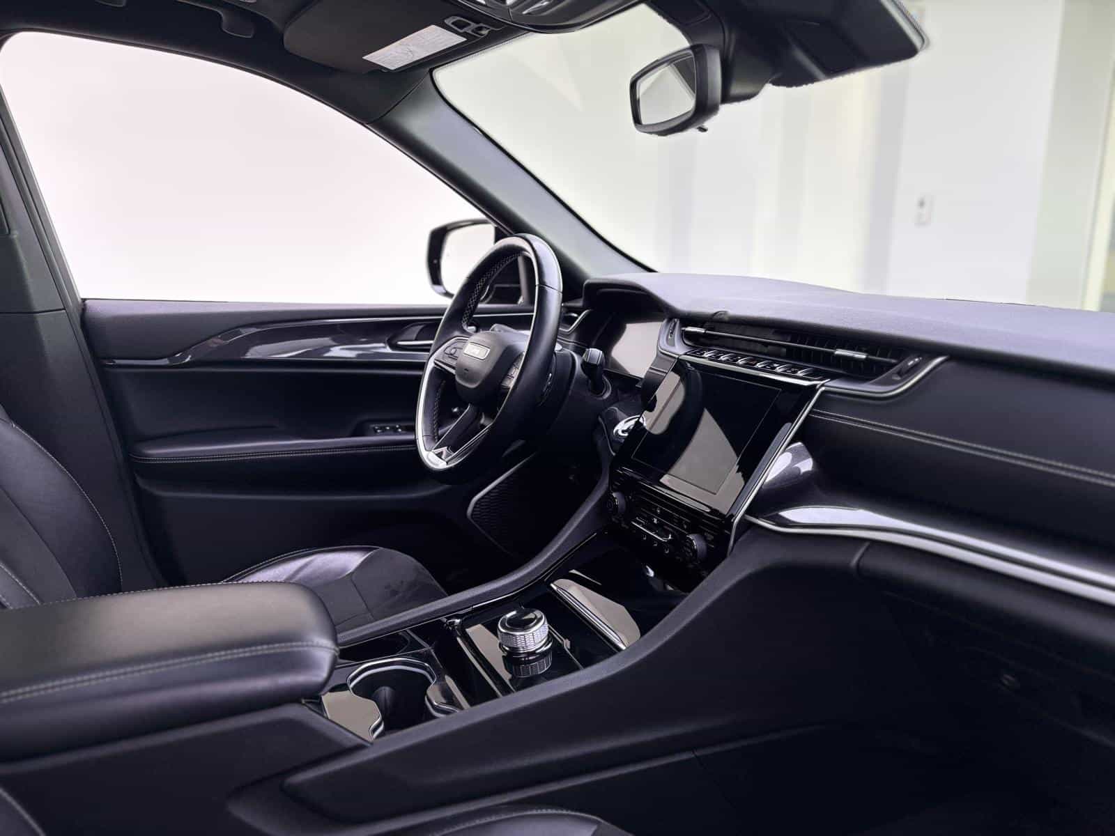 2022 Jeep Grand Altitude - Image 8