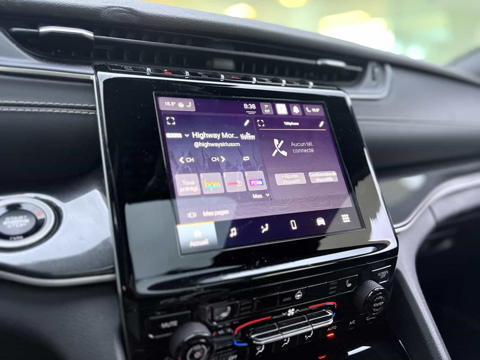 2022 Jeep Grand Altitude - Image 20