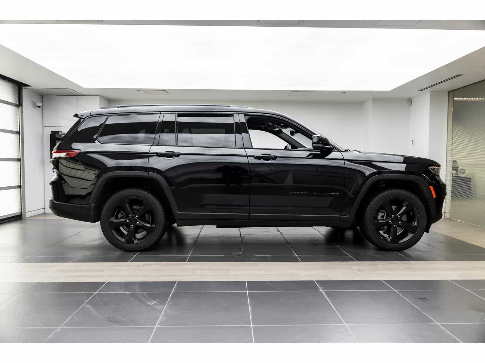 2022 Jeep Grand Cherokee L Altitude - Image 7