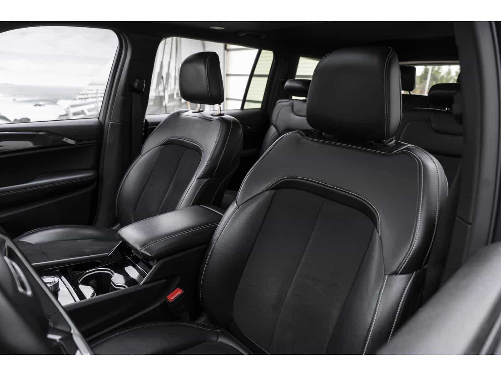 2022 Jeep Grand Cherokee L Altitude - Image 14